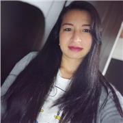 Profesora de marteticas imparte clases para niños de primaria